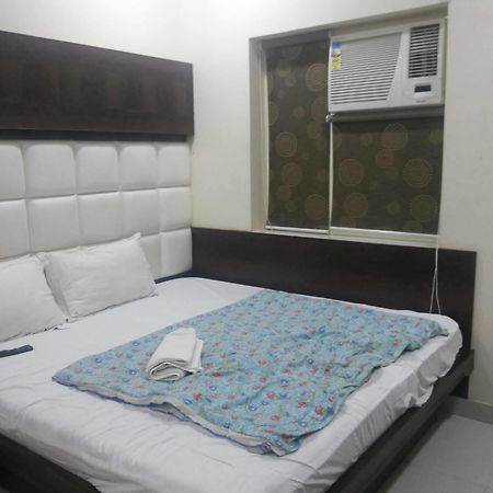 Hotel Pink City @ Opposite New Delhi Railway Station Paharganj Exterior photo